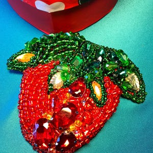 Brooch Strawberry, Strawberry jewellery, Strawberry beaded brooch, Strawberry Pin, Large Strawberry Brooch, Beaded strawberry brooch, fruit