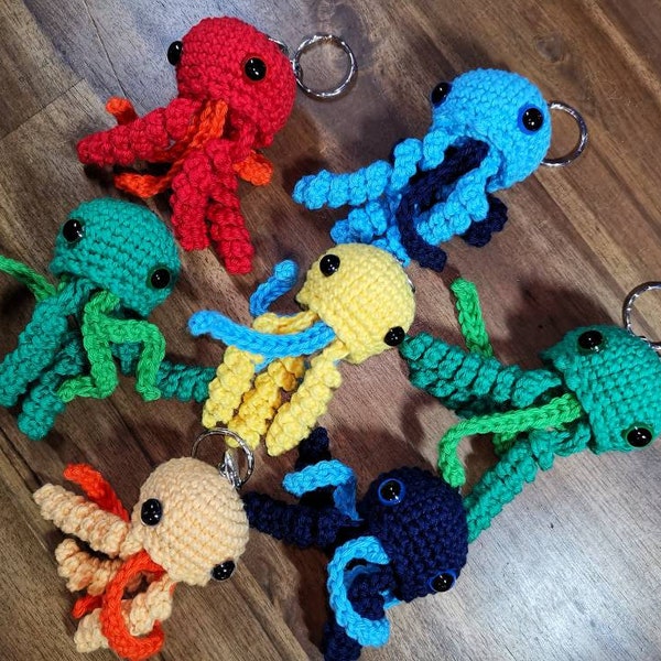 Qualle, gehäkelter Schlüsselanhänger, Amigurumi, Jellyfish, Keychain, Geschenk, cute - handmade