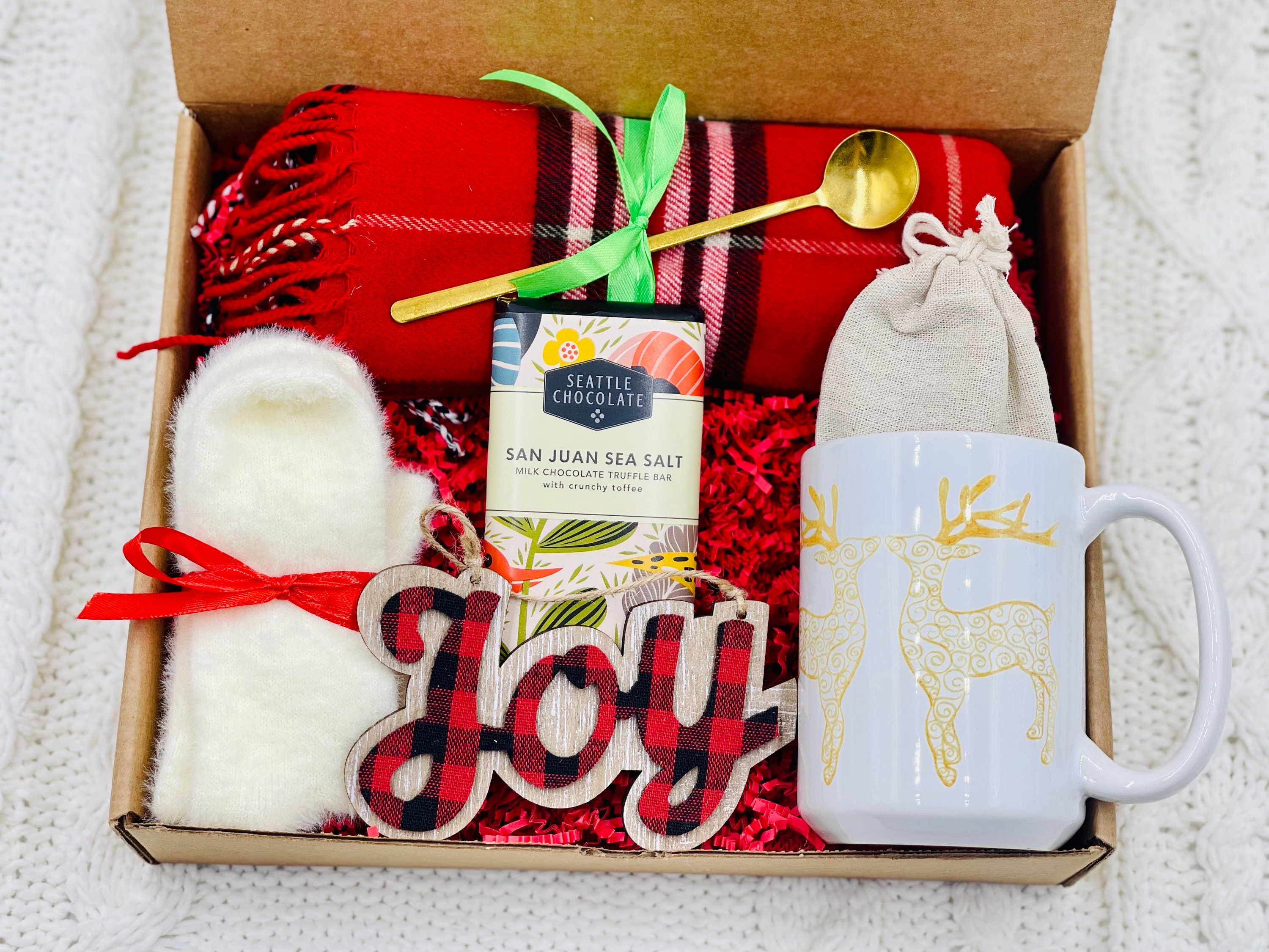 Christmas Gift for Men & Women  Hygge Holiday Gift Basket – Happy Hygge  Gifts