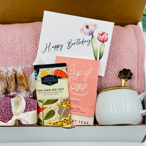 Happy birthday box, hygge gift basket, cozy happy birthday box for her, birthday care package, birthday gift, hygge gift basket
