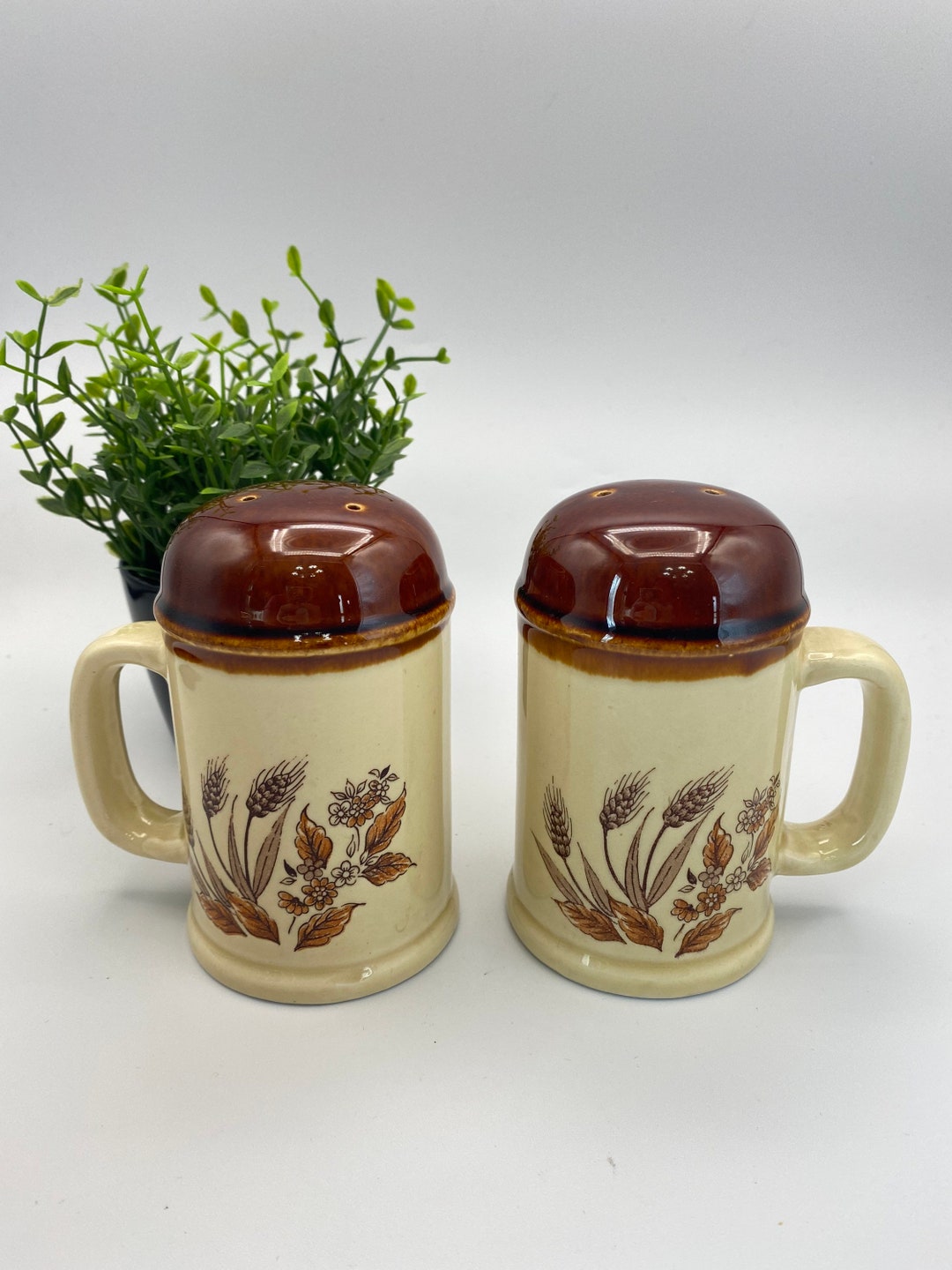 Vintage Stove Top Salt and Pepper Shakers, Over Sized Shakers, Wheat