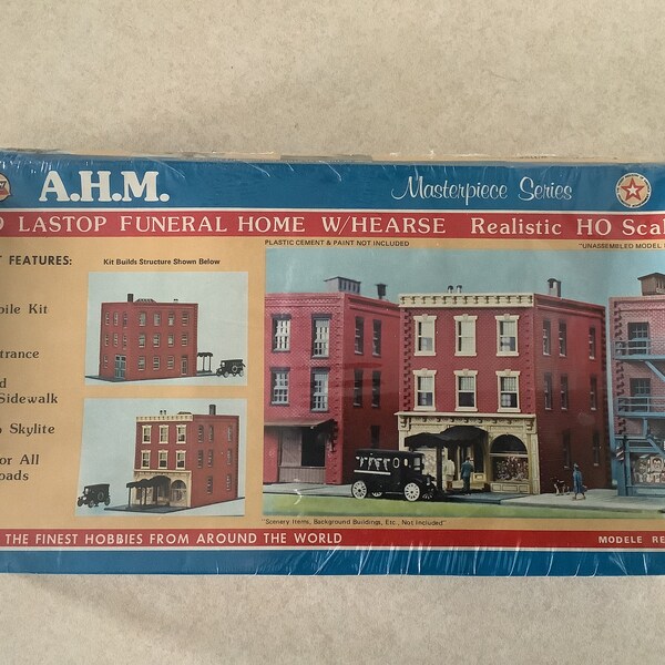 HO Scale Train Building, Funeral Home Kit with Hearse, HO Gauge Train Building Kit