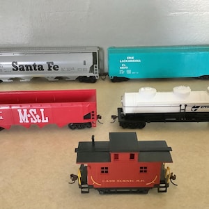 HO Scale Train Cars, Model Railroad Rolling Stock
