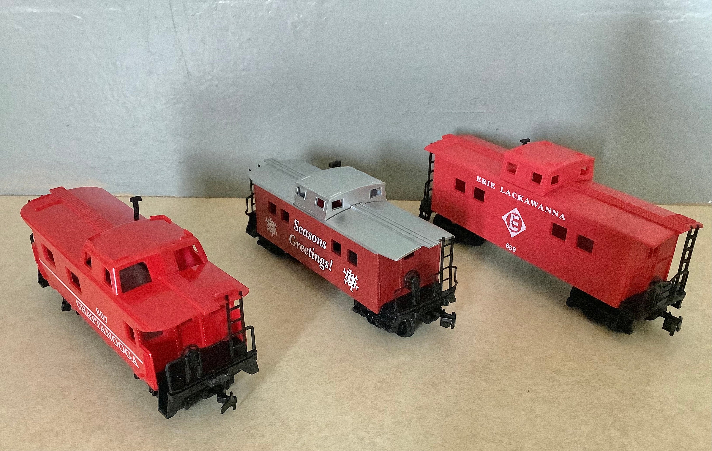 HO Scale Train Cars, HO Scale Cabooses, Model Railroad Rolling Stock