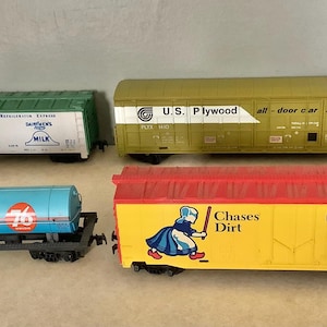 HO Scale Train Cars, 4 Specialty Cars, model railroad rolling stock
