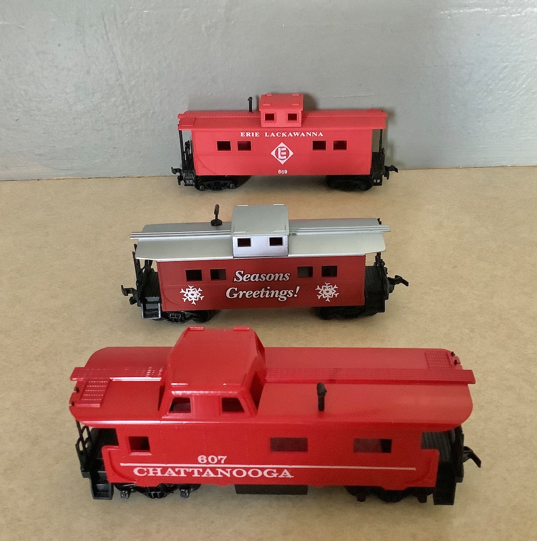 HO Scale Train Cars, HO Scale Cabooses, Model Railroad Rolling Stock