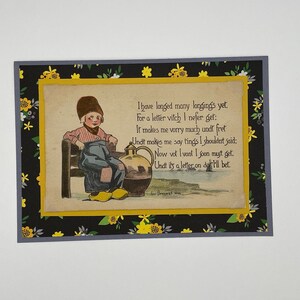 Tarjeta de felicitación única hecha a mano, pensando en tu tarjeta, pequeño niño holandés, tarjeta hecha con una postal vintage original, efímera de principios de 1900