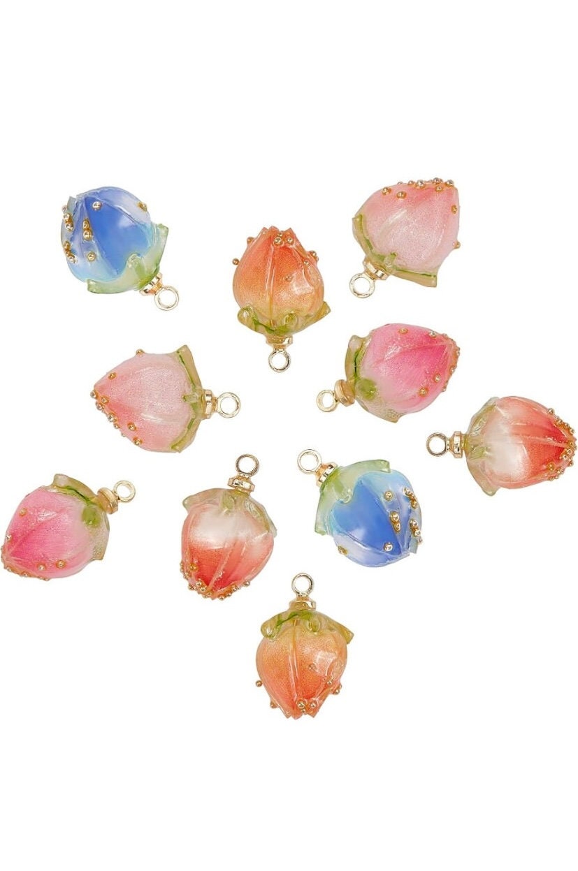 Resin Flower Charm: Real Dried Flowers, Jewelry Making (15mmx10mmx10mm)
