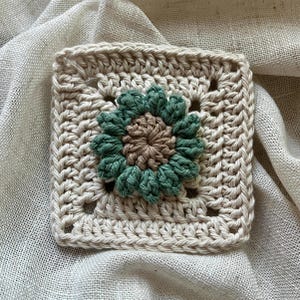 Crochet Flower Granny Square Pattern | Crochet 3D Flower | PDF Pattern & Tutorial