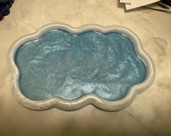 Decorative tray in a cloud shape, white cloud lining with a soft blue center