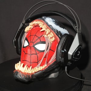 Venom/Spiderman Headphone Stand, Spiderman Gift for Gamer, High Quality, Painted Model, Venom Room Decor, Super Hero Headphone Holder Gift