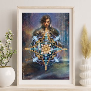 Op de afbeelding: Een ingelijste print van een man in een geometrisch ontwerp in blauw en goud. Het ontwerp is een mandala met een ster in het midden. De man draagt ​​een donkerblauwe tuniek en heeft een serieuze uitdrukking op zijn gezicht. De achtergrond is een donkerblauwe en paarse nevel met sterren. De print is getiteld "Alchemy" en de website "lightalchemy.com.au" is onderaan afgedrukt.