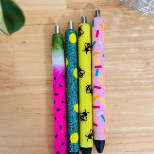 Summer glitter pens| bee glitter pen|watermelon glitter pen| lemon glitter pen| donut glitter pen| pink pen| spring pen| teacher gift