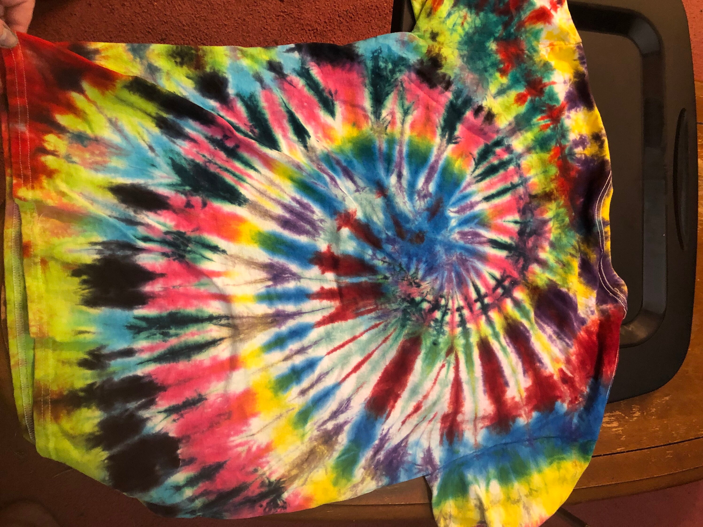 trippy tie dye