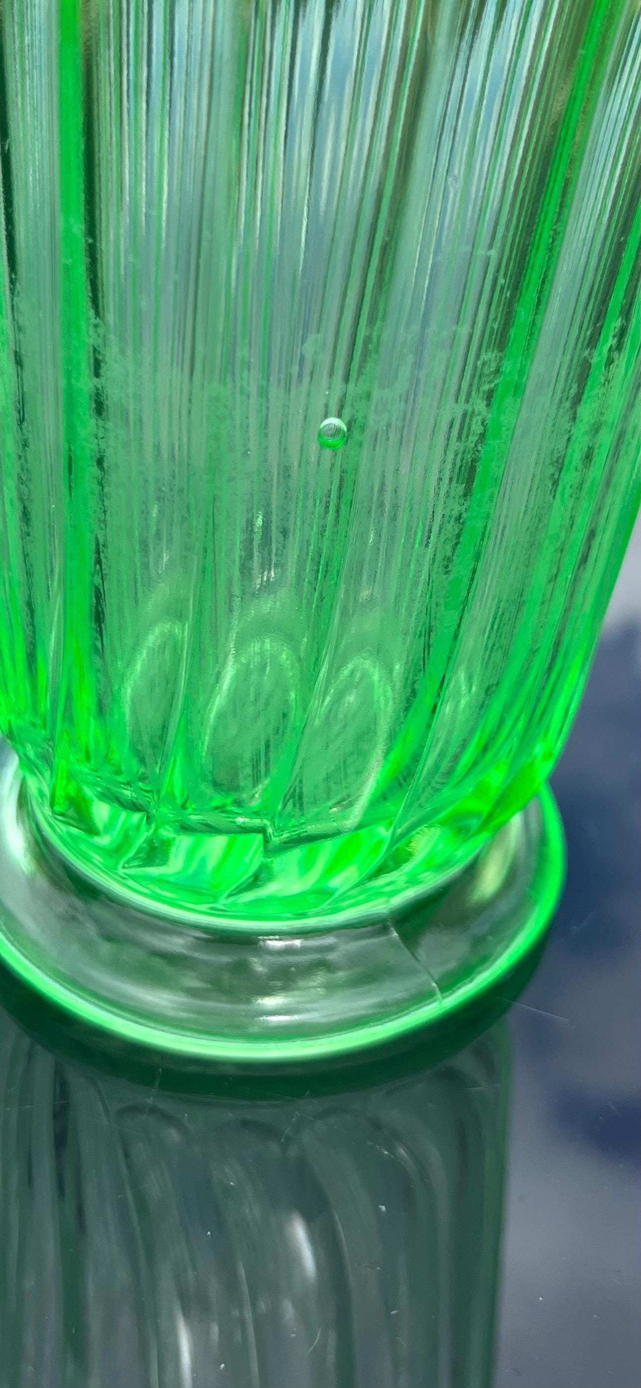 ウランガラスの花瓶 ウランガラスの花瓶 花瓶 フラワーベース ウランガラス ウランガラス