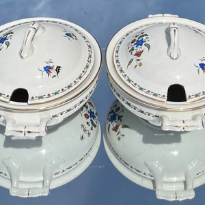 A Pair of Shelley Soup Tureens in Chelsea Pattern
