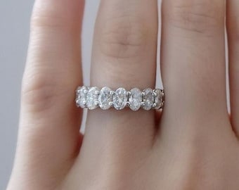 Classic Oval Cut Eternity Ring /Sharing Prong Diamond Band /14K Solid White Gold Engagement Ring /Oval Cut Colorless Moissanite Wedding Band