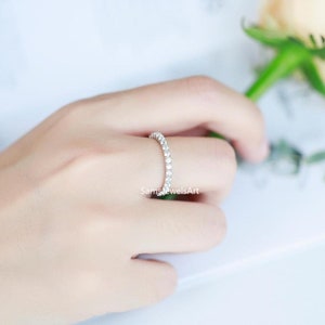0,40 karat alliansring med runda diamanter/Klassisk jubileumsring för henne/Förlovningsring i 14 karat vitt guld/Frieringsring bild 4