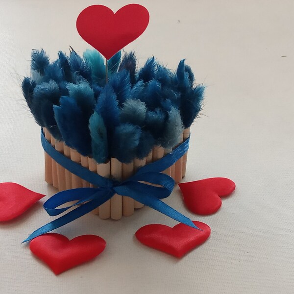 Originelles Geschenk für ihn Valentinstag Herz mit getrockneten blauen Bunny Tails Creative Projects Lagurus Gras für Wand Tischdekoration