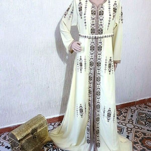 Moroccan Caftan - Traditional Embroidered White Kaftan Dress ,Women&#39;s Caftan, Caftan Kaftan Abaya Wedding Robe Takchita 2 Pieces Standard