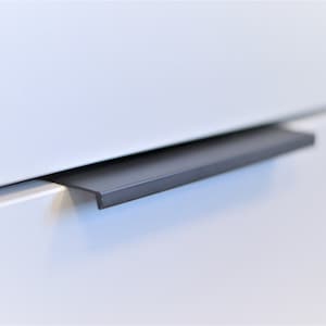Edge Pull – Original. Black / Gray / White cabinet pull for kitchen, drawers and doors. Custom sizes and colors available. Handmade