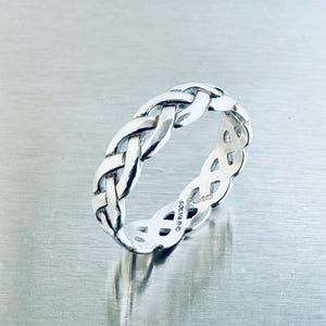 Vintage Irish SOLVAR Sterling Silver Celtic Knot Band Ring US Size 8