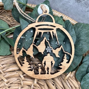 Bigfoot Alien Christmas Ornament, Bigfoot Decoration, Cryptid Ornament, Sasquatch, Pacific Northwest, UFO, UAP