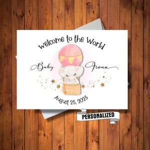 Personalisierte neue Baby-Mädchen-Karte, Willkommen in der Weltkarte, Baby-Elefant in der Heißluftballonkarte, kundenspezifische digitale Karte