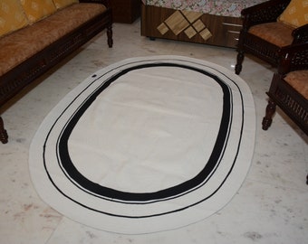 Home décor Braided White Cotton Oval Shape Rug Hand made Rug, Area Rug, Floor Rug, Door Mat Rug, Rag Rug White & Black Border Rug