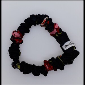 L’Espoir - Satin Noir Avec Fleurs Bandeau Scrunchie