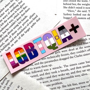 LGBTQIA+ マグネット | 冷蔵庫用マグネット | ブックカート用マグネット | プライド マグネット | クィア マグネット | 本好きのマグネット | 本好きのギフト | 本好きのグッズ