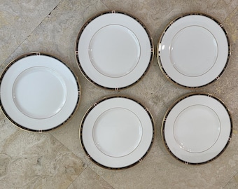 Lenox “Regency Black” Dinner Plates. 5 PLATES 10.78” - All In Near MINT Condition