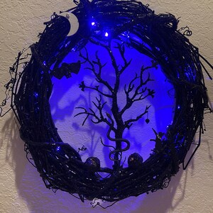 Halloween Wreath - spooky wreath. Halloween Decor! Black Cat wreath, scary cat - LED Lighted! Tree of Life.