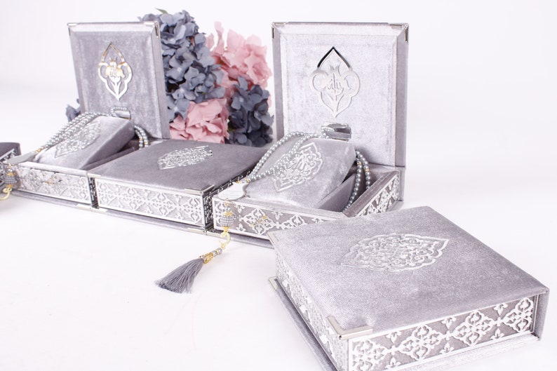 Personalized Velvet Quran Pearl Prayer Beads Muslim Gift Set | Ramadan Mubarak Eid Gift | Wedding Gift | Birthday Gift | Graduation Gift 