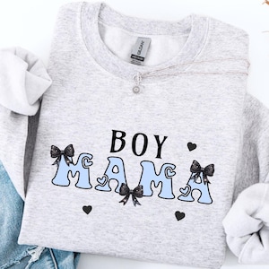 男の子ママ用スウェットシャツ、男の子のママ用セーター、母の日ギフト、新米ママへのギフト、男の子のママ用クルーネック、かわいいママへのギフト、ママになる人へのギフト、ママへのギフト