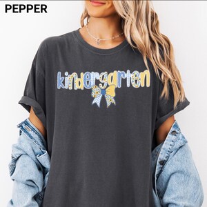 Komfort Farben Kindergarten Lehrerin Shirt Kindergarten Shirt Kinder Crew Kindergarten Lehrerin Back to School Shirts für den letzten Schultag
