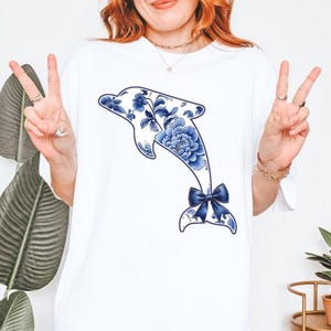 Comfort Colors Toile Dolphin Shirt For Dolphin Lover Gift Shirt Dolphin T-shirt Gifts Vintage Dolphin Tee Gift For Marine Biologist Gift Tee