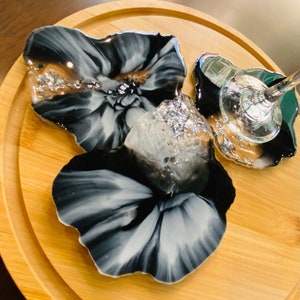 Black and White Forever Resin Geode Coaster set 12.8cm x 11cm x 0.5cm. image 1