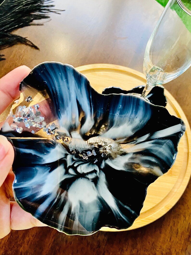 Black and White Forever Resin Geode Coaster set 12.8cm x 11cm x 0.5cm. image 3