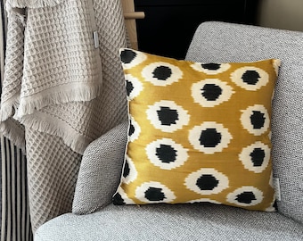 Silk Ikat Cushion 40 x 40 - Gold and black spot S5