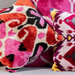 Velvet Ikat Cushion 40 x 40 - Pink heart V5