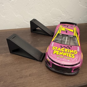 1:24 Diecast Angled Display Stand 3D Printed Fits One Car