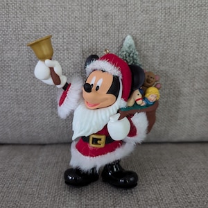 Adorno de Mickey Mouse - Hallmark Keepsake - "¡Aquí viene Santa!" (Nuevo en caja, lanzado en 2017)