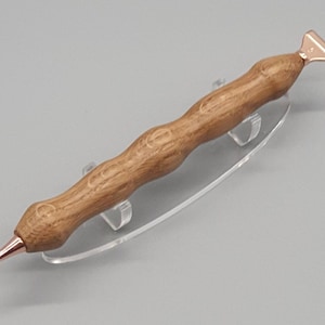Handmade diamond painting pen made from English oak, individually hand turned on a lathe, each pen is unique.