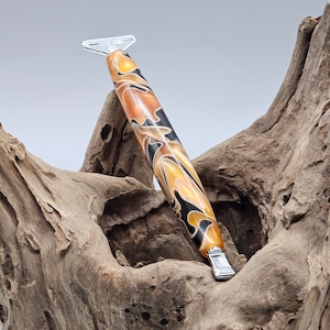Handmade diamond painting pen made from kirinite resin (Honey comb), individually hand turned on a lathe, each pen is unique.