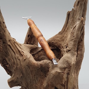 Handmade diamond painting pen made from Burr elm wood, individually hand turned on a lathe, each pen is unique.