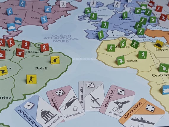 Risk – Jeu De Stratégie Mythique : Conquérez Le Monde Avec Missions Secrètes Et Armées Épiques (Version Française)