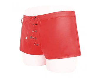 Short en cuir rouge à lacets sur mesure pour homme, short d'été rouge pour homme, short d'été pour homme de couleur rouge, chemise avec lacets sur le devant.