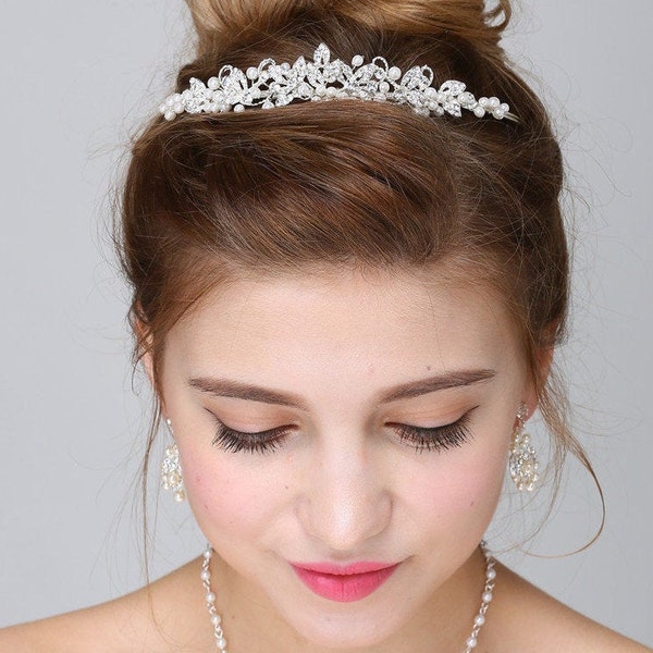 Elegant Bridal Jewelry Set, Wedding Necklace and Earrings, Bridal Tiara, Wedding tiara, Silver Pearl Tiara and Jewelry Set, Kids Jewelry Set