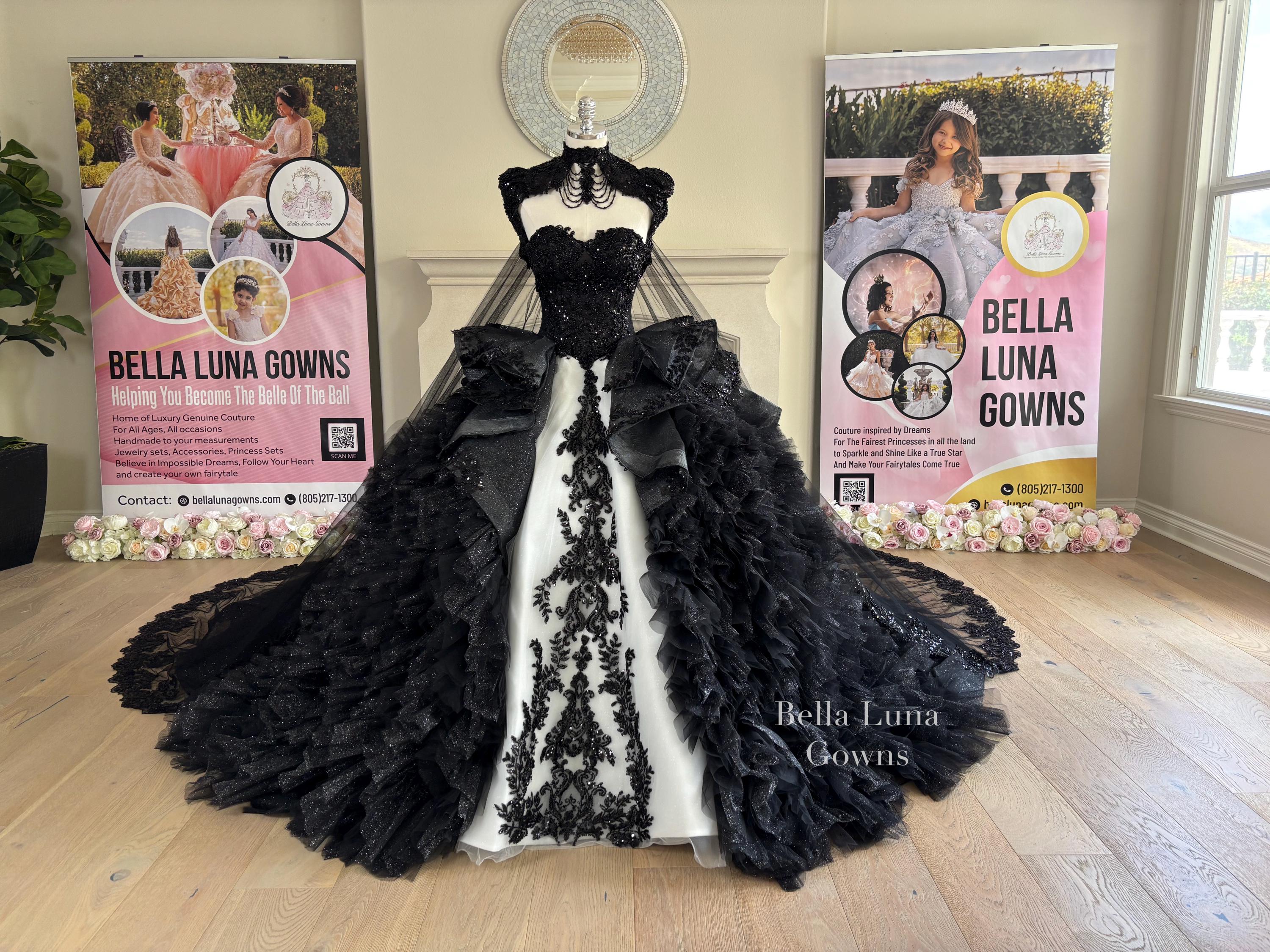 black quinceanera dress Gothic Lace Wedding Dress, Black Quinceañera Dress, Ruffled Overskirt Ball Gown The bodice has boning royal blue homecoming dresses Here’s a little hack Color:Bordo